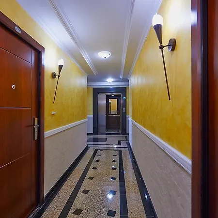 Ξενοδοχείο με διαμερίσματα Rose Gardens 4*