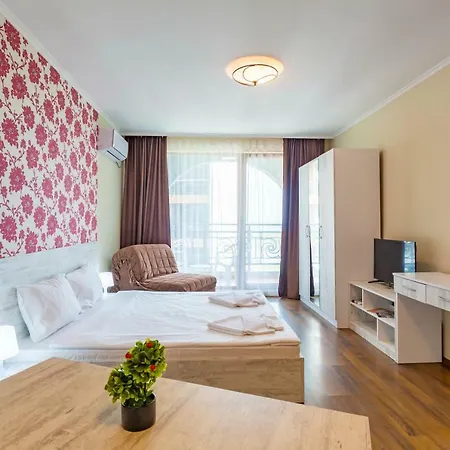 Rose Gardens Aparthotel