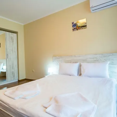 Rose Gardens Aparthotel 2*
