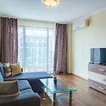 Rose Gardens 4*