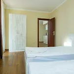 Rose Gardens 4*