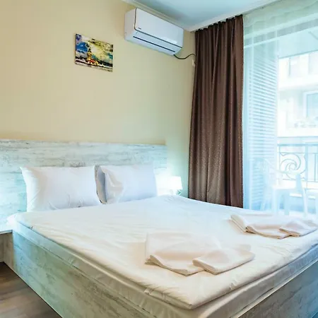 Апарт-отель Rose Gardens Поморие