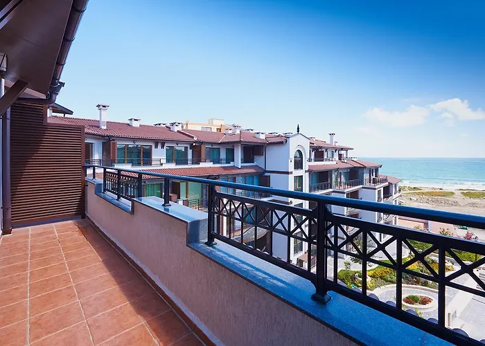 Rose Gardens Apart Otel 4*